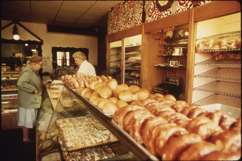 Snacks And Ladders And The Ruby Rose Bakery photo 2